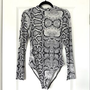 NWOT Femme Luxe Snakeskin Black and White Bodysuit Size M